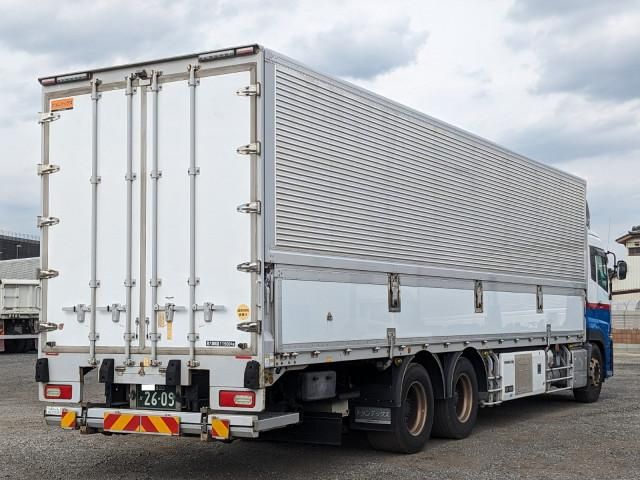 Nissan QUON 2019-08 7710383-3