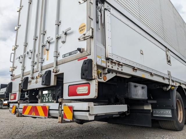 Nissan QUON 2019-08 7710383-5