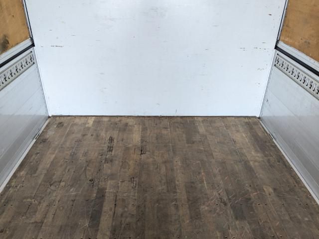 Nissan QUON 2024-09 7710375-21