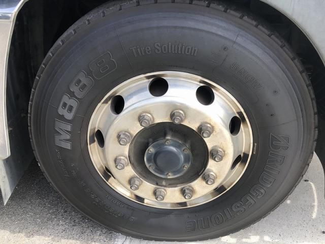 Nissan QUON 2014-05 7737883-10