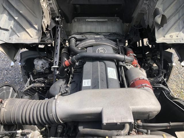 Nissan QUON 2014-05 7737883-21