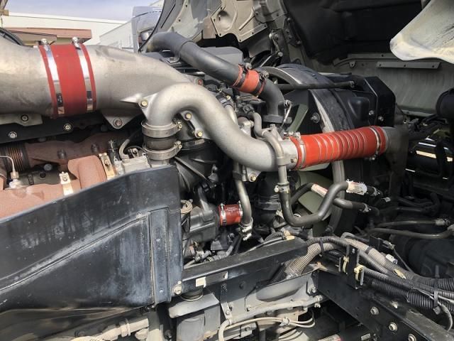 Nissan QUON 2014-05 7737883-22