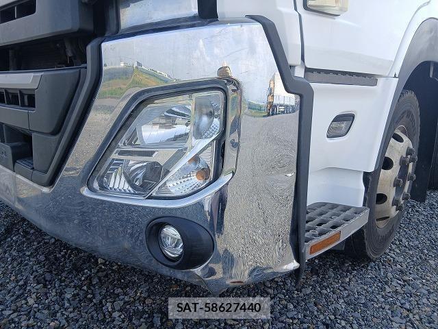 Nissan QUON 2017-12 7788513-11