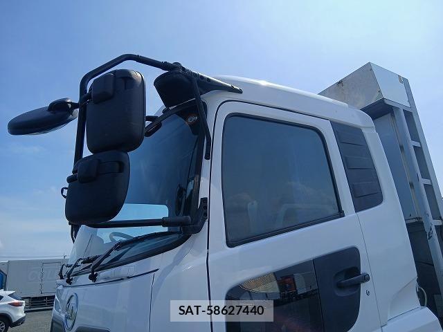 Nissan QUON 2017-12 7788513-12