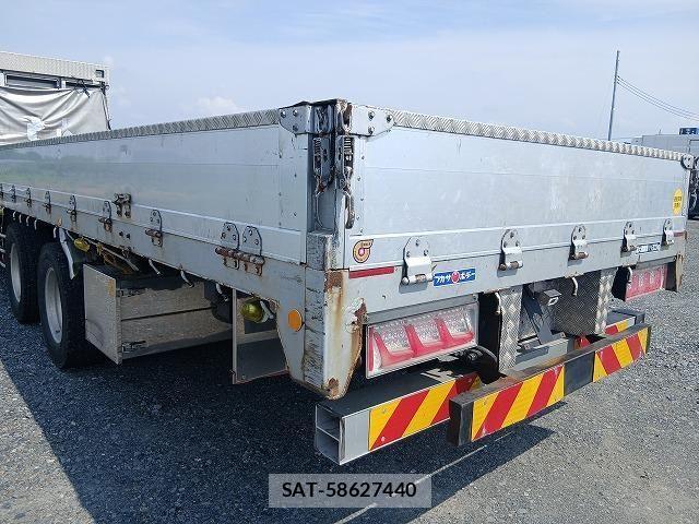 Nissan QUON 2017-12 7788513-13