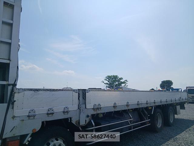 Nissan QUON 2017-12 7788513-15