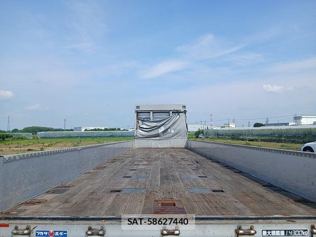 Nissan QUON 2017-12 7788513-21