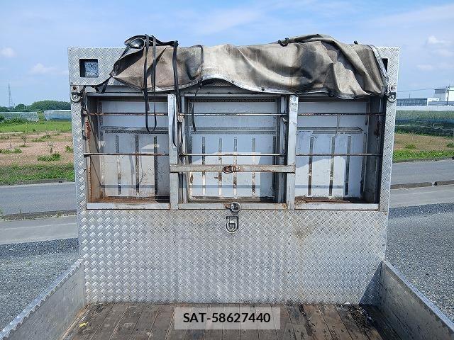 Nissan QUON 2017-12 7788513-28