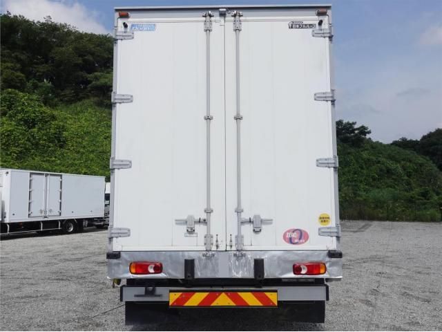 Nissan QUON 2019-03 7864749-9