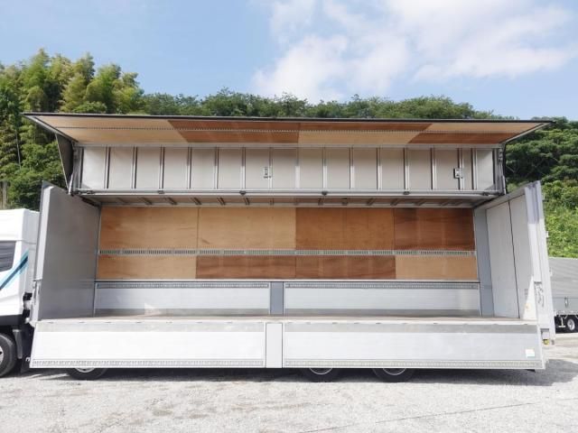 Nissan QUON 2019-03 7864749-14