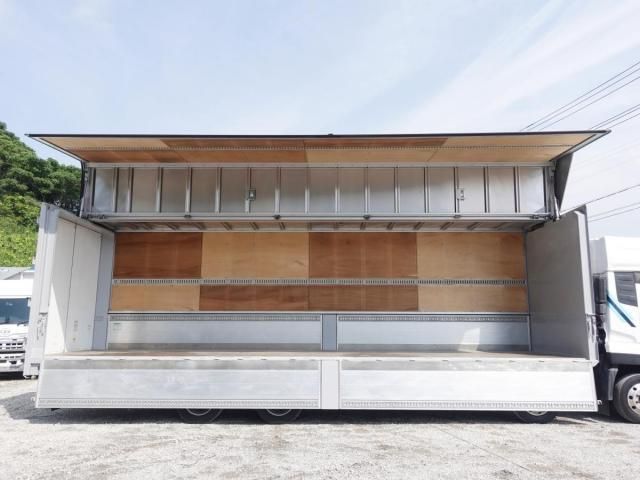 Nissan QUON 2019-03 7864749-15