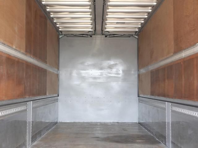 Nissan QUON 2019-03 7864749-16