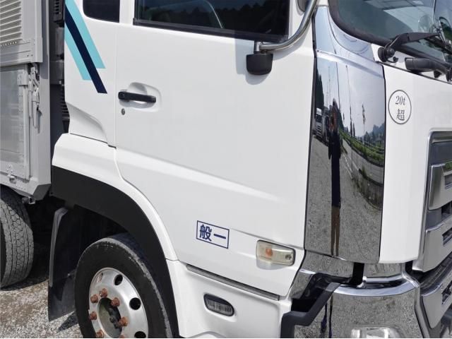 Nissan QUON 2019-03 7864749-5