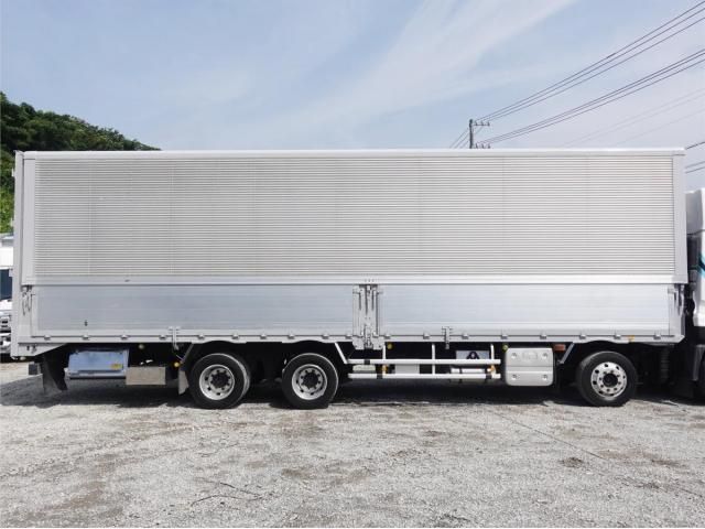 Nissan QUON 2019-03 7864749-7