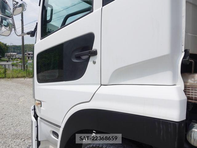 Nissan QUON 2019-09 7879030-13
