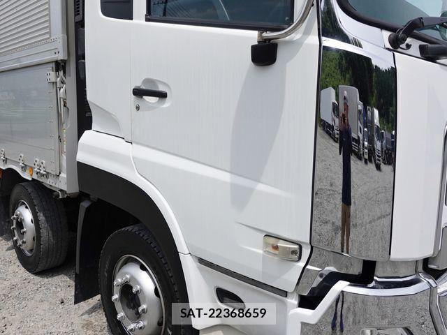 Nissan QUON 2019-09 7879030-4