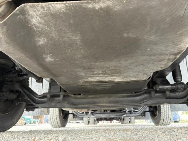 Nissan QUON 2017-06 7864752-10