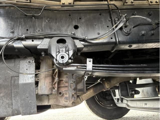 Nissan QUON 2017-06 7864752-11