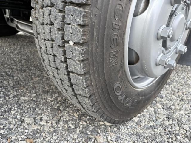 Nissan QUON 2017-06 7864752-13
