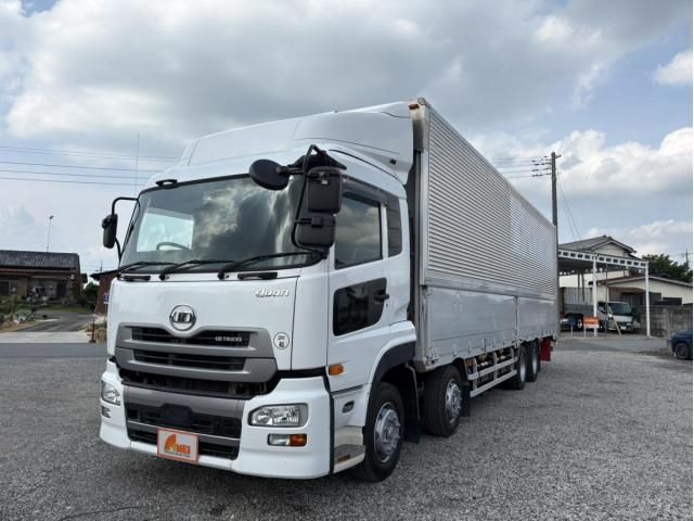 Nissan QUON 2017-06 7864752-3