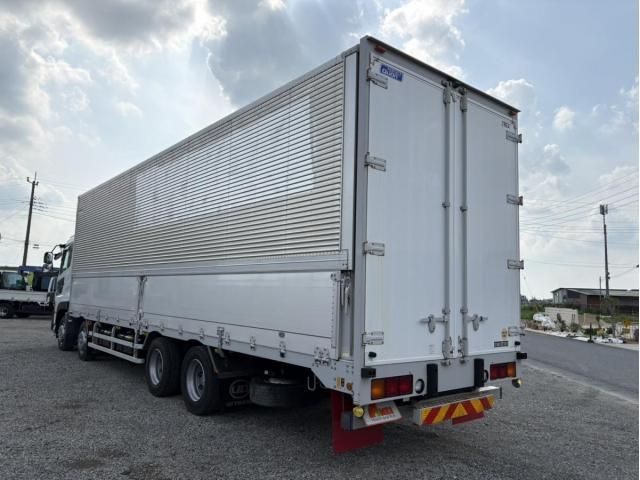 Nissan QUON 2017-06 7864752-5