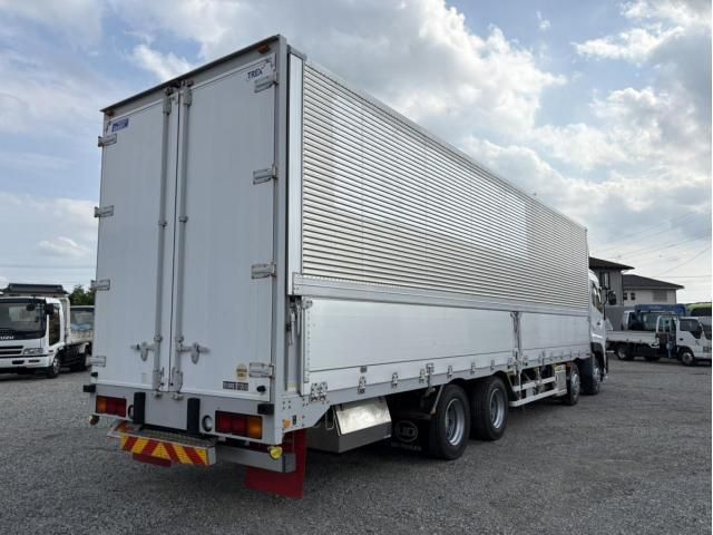 Nissan QUON 2017-06 7864752-6