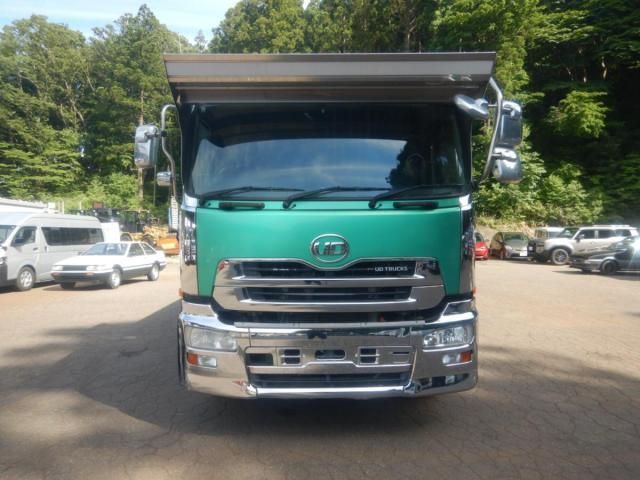 Nissan QUON 2014-04 7864751-1