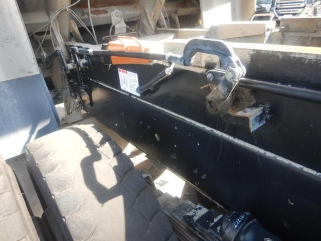 Nissan QUON 2014-04 7864751-20