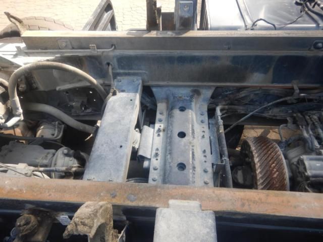 Nissan QUON 2014-04 7864751-24