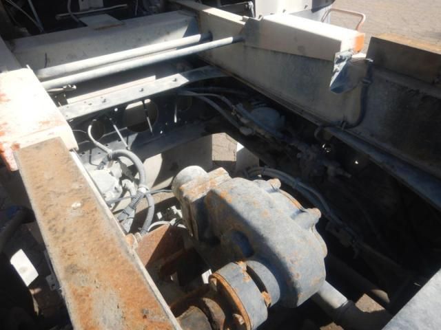Nissan QUON 2014-04 7864751-27