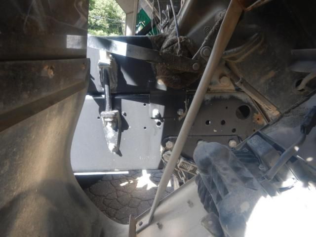 Nissan QUON 2014-04 7864751-28