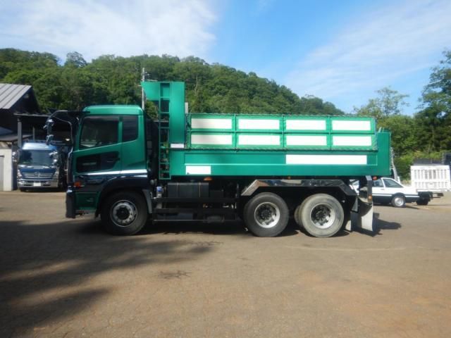 Nissan QUON 2014-04 7864751-3