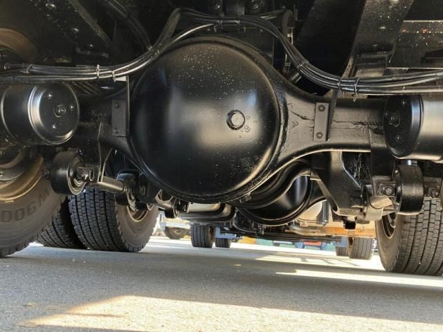 Nissan QUON 2015-03 7864744-15