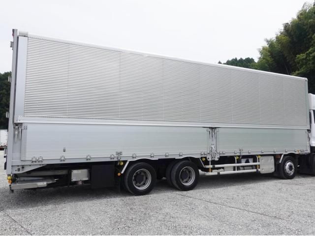Nissan QUON 2019-09 7864748-9