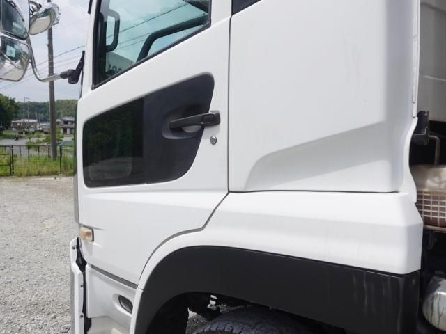 Nissan QUON 2019-09 7864748-14