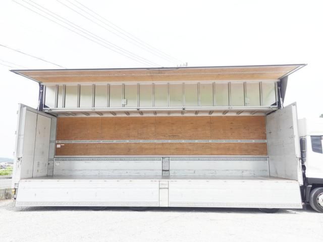 Nissan QUON 2019-09 7864748-16