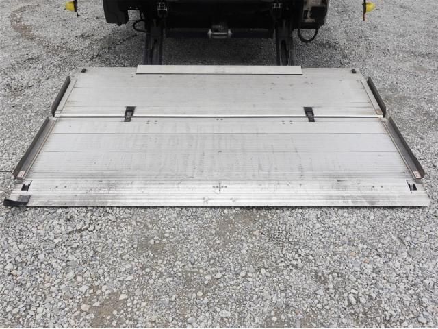 Nissan QUON 2019-09 7864748-18