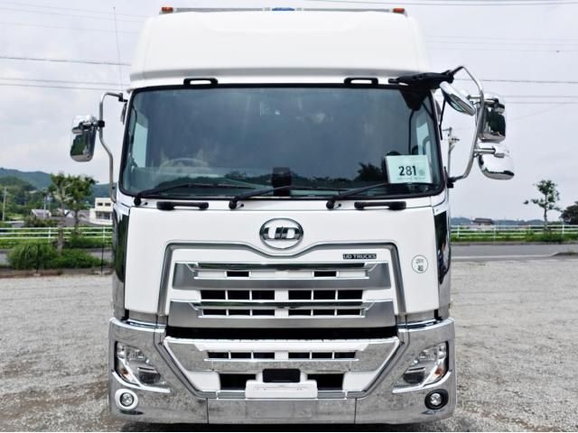 Nissan QUON 2019-09 7864748-2