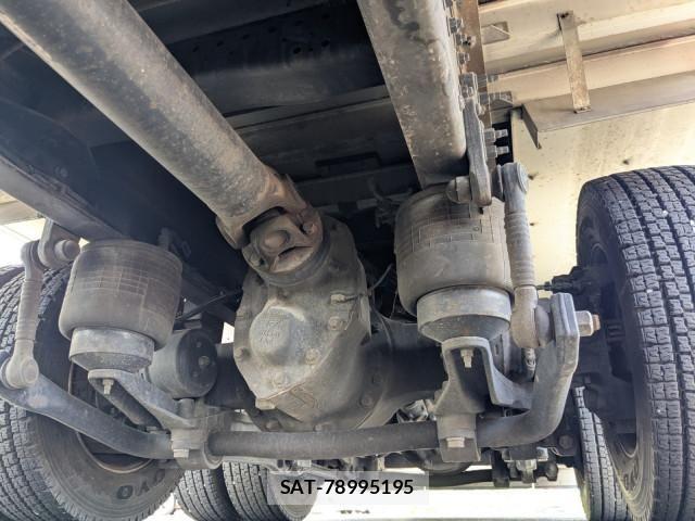 Nissan QUON 2019-04 7963389-24