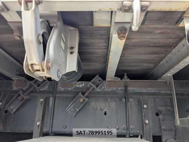 Nissan QUON 2019-04 7963389-27
