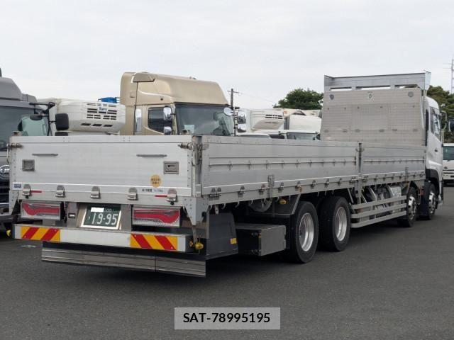 Nissan QUON 2019-04 7963389-2