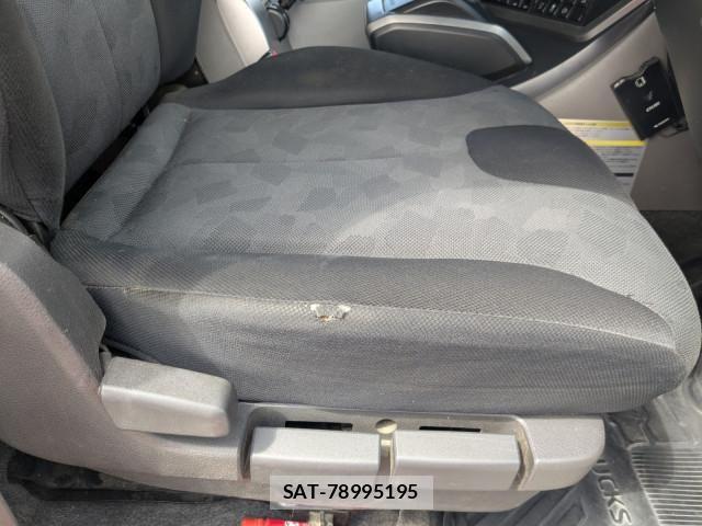 Nissan QUON 2019-04 7963389-7