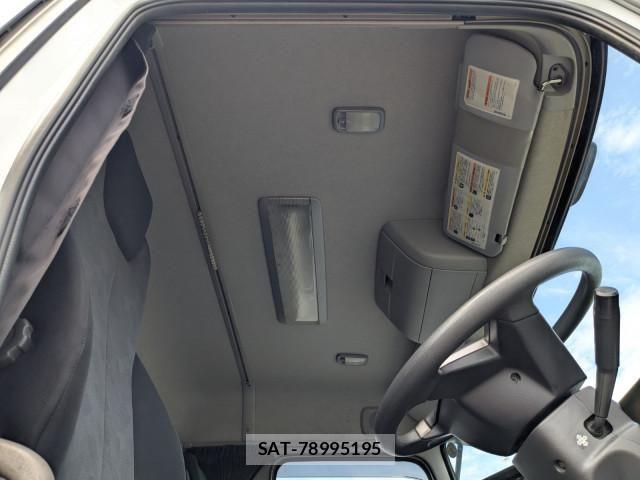 Nissan QUON 2019-04 7963389-8