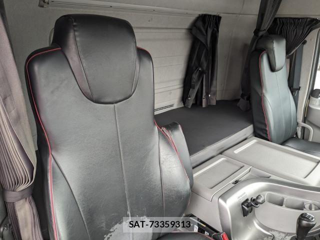 Nissan QUON 2019-06 7963390-10