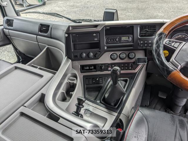 Nissan QUON 2019-06 7963390-12