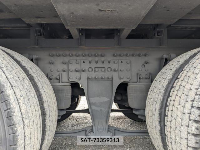 Nissan QUON 2019-06 7963390-14