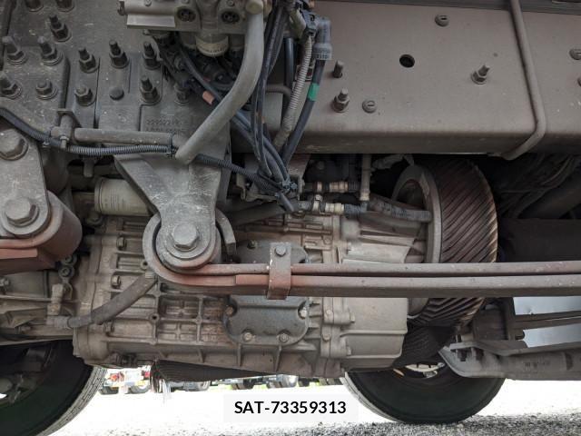 Nissan QUON 2019-06 7963390-15