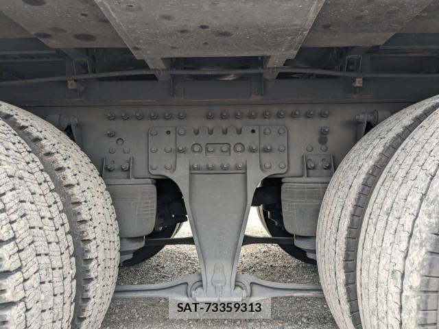 Nissan QUON 2019-06 7963390-18
