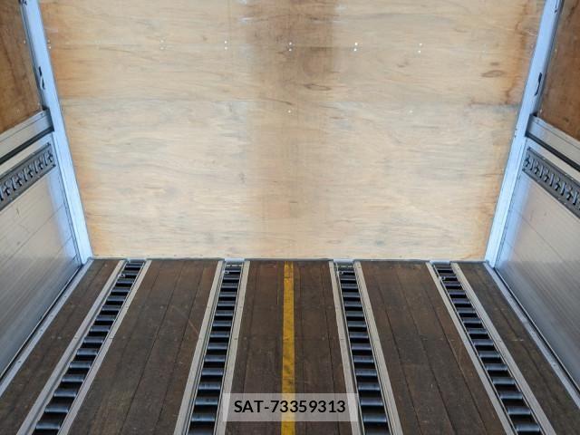 Nissan QUON 2019-06 7963390-23