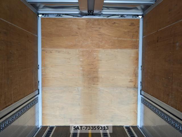 Nissan QUON 2019-06 7963390-25